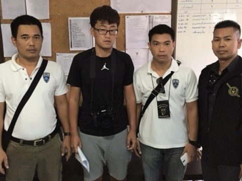 Illegal Chinese photographer arrested at Phuket beach