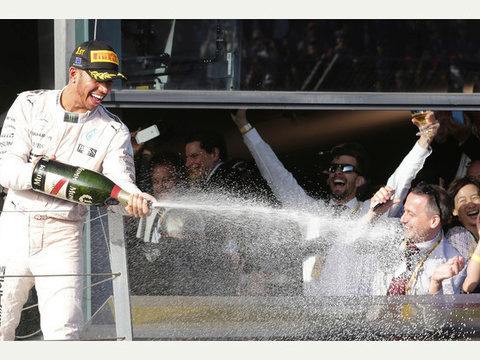 Hamilton dominates withdrawal-hit opener