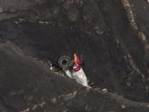 Pilot locked out of cockpit before Germanwings crash: source