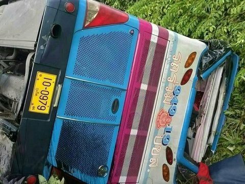 Phuket tour bus overturns in Krabi