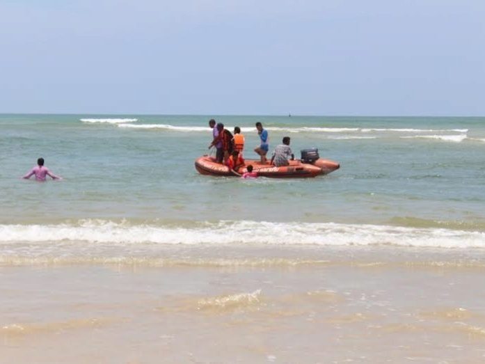 Burmese man drowns while trying to help two boys