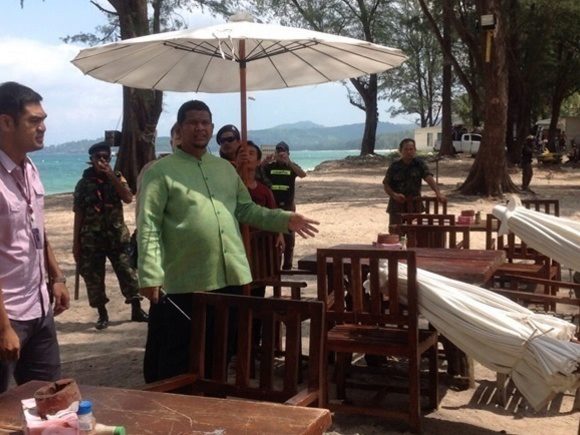 Phuket officials seize 34 items from Bang Tao Beach