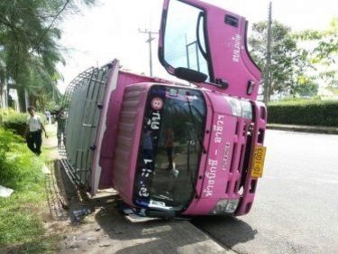 Phuket Pinkie Bus Flips: Driver Struggles for an Explanation