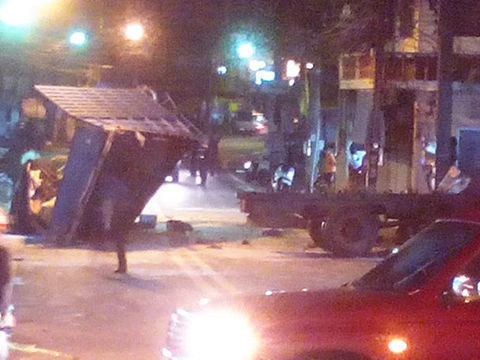 Truck crashes at bottom of notorious Phuket hill